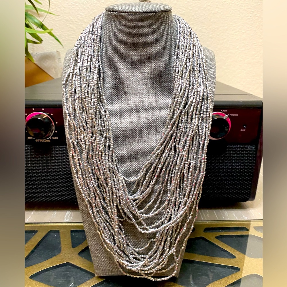 MULTILAYERED SILVER NECKLACE